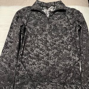 Lululemon black & white half zip pullover